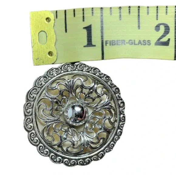 Vintage Signed W. Germany Silver Tone Intricate Round  Dome Scarf Clip - Picture 7 of 7